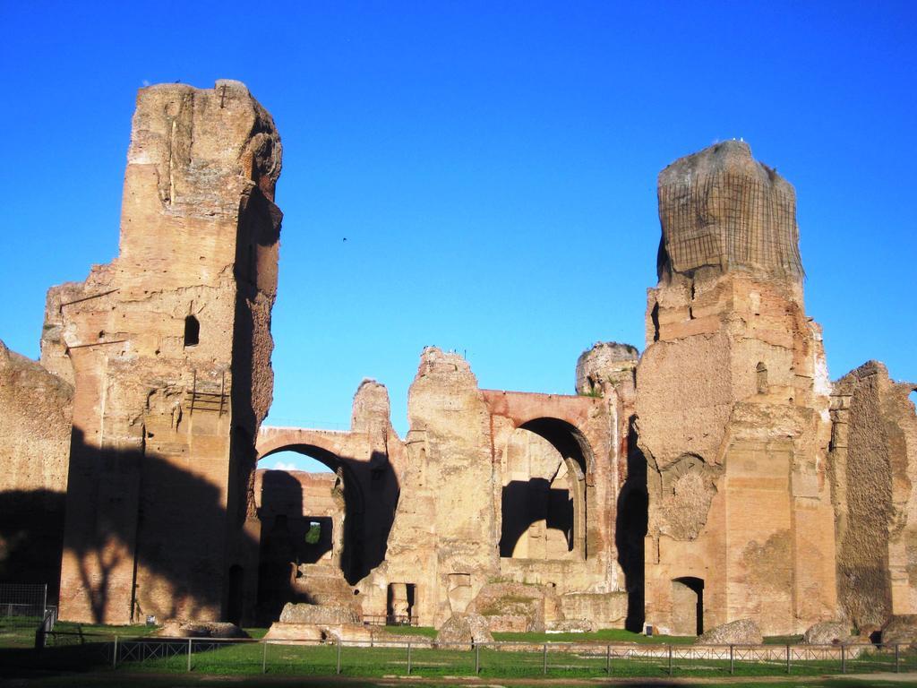 Vacanze Romane Colosseum Екстер'єр фото